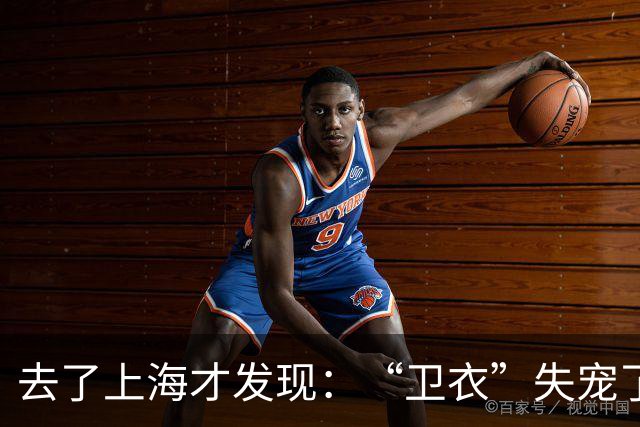 去了上海才发现：“卫衣”失宠了，满街都在穿“奶奶衫+半身裙”